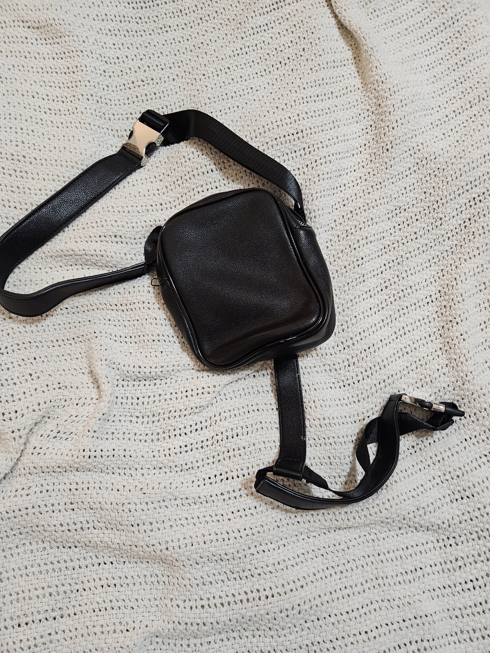 Minimalist Black Leather Sling Belt Bag - Unbranded
